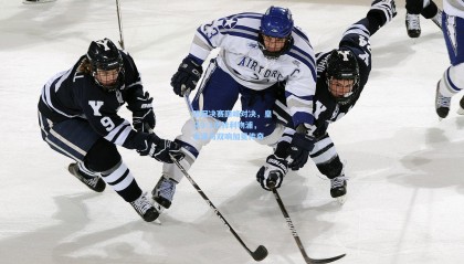 欧冠决赛巅峰对决，皇马3-1逆转利物浦，本泽马双响加冕传奇