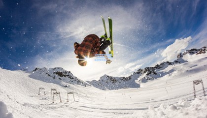 从伤病阴影到王者归来，传奇运动员的复出之路点燃体坛希望