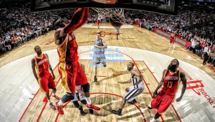 CBA赛场罕见一幕，录像回放中断比赛20分钟，深圳队关键争议判罚饮恨